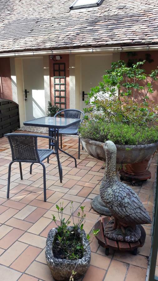 La Maison Rose: Lieu Atypique Hotel เนอมัวร์ส ภายนอก รูปภาพ